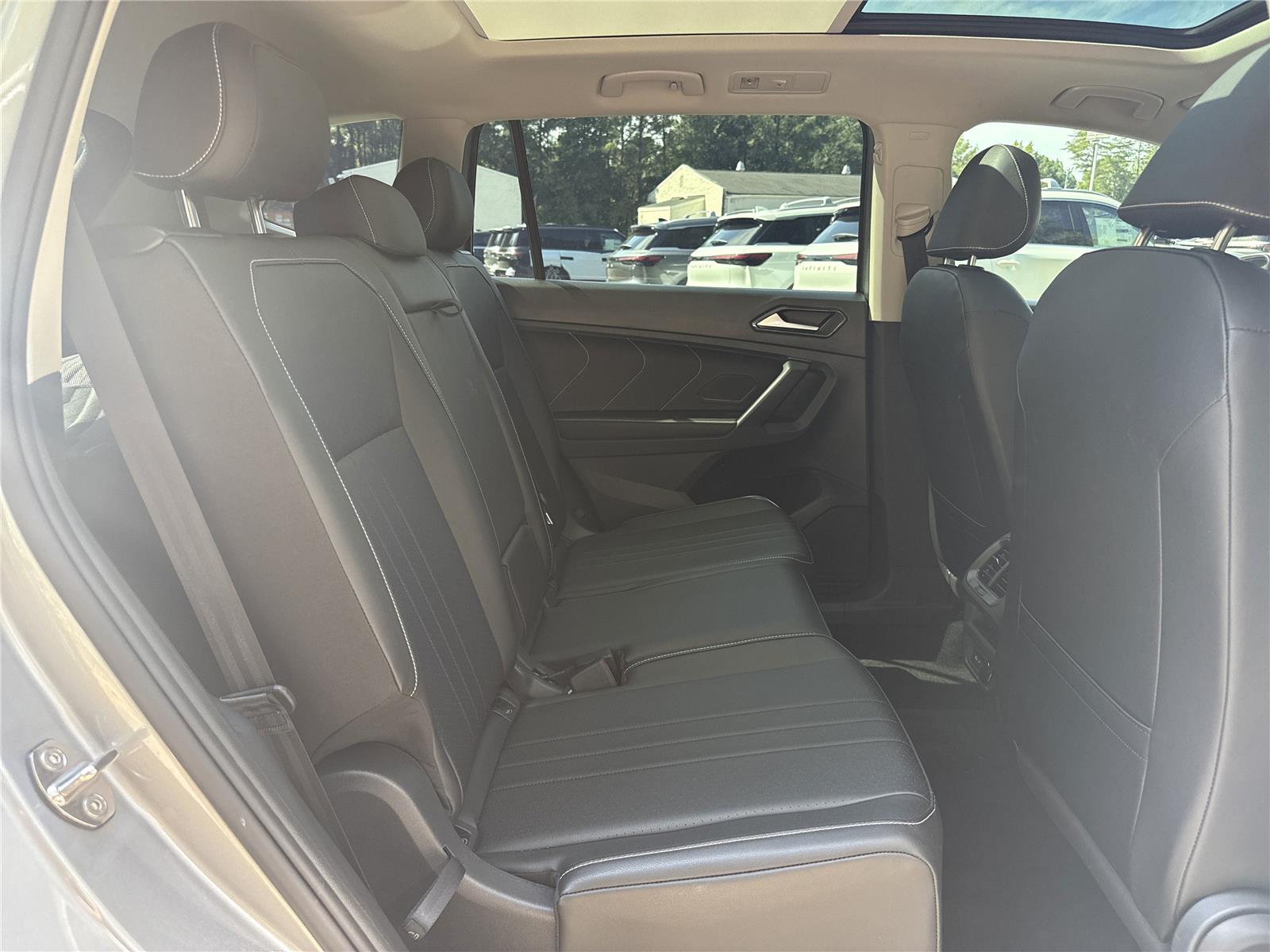 2023 Volkswagen Tiguan SE photo 23