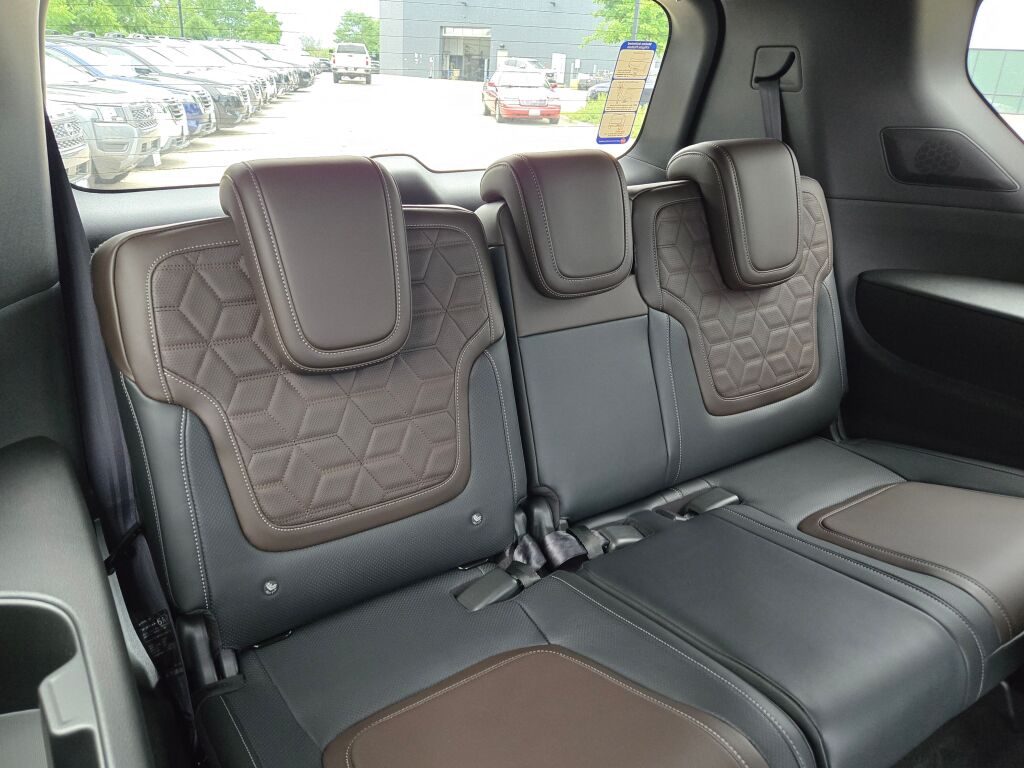 2025 Nissan Armada Platinum photo 11