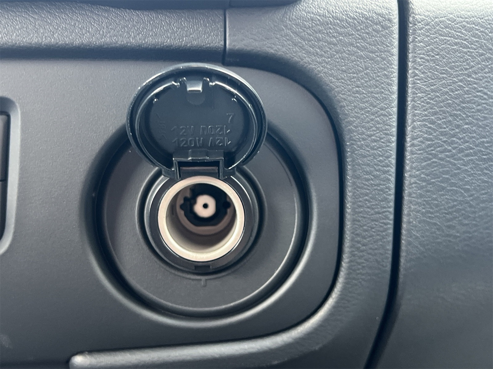 2025 Nissan Frontier SV photo 10