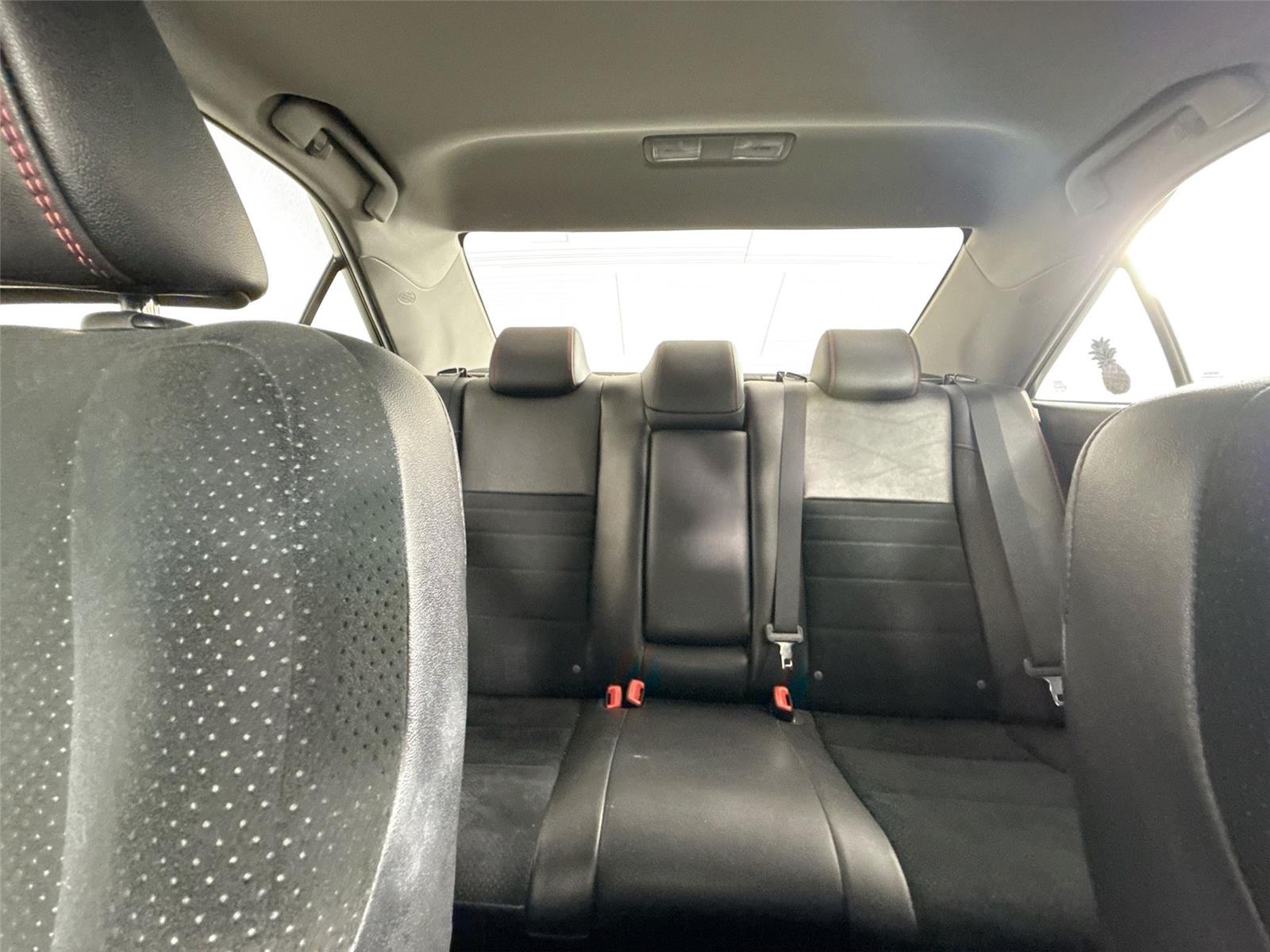 2016 Toyota Camry photo 12