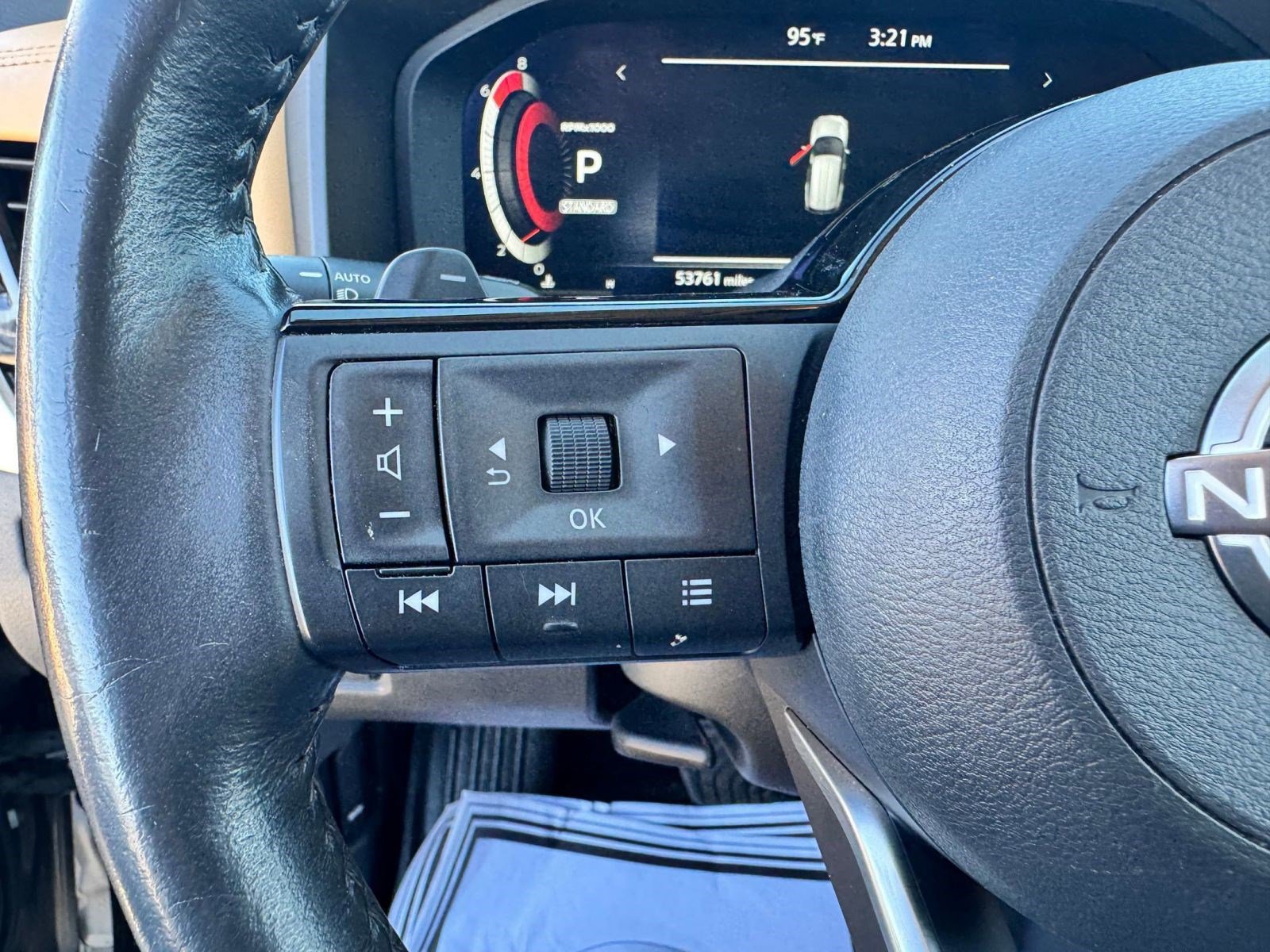 2023 Nissan Rogue Platinum photo 12