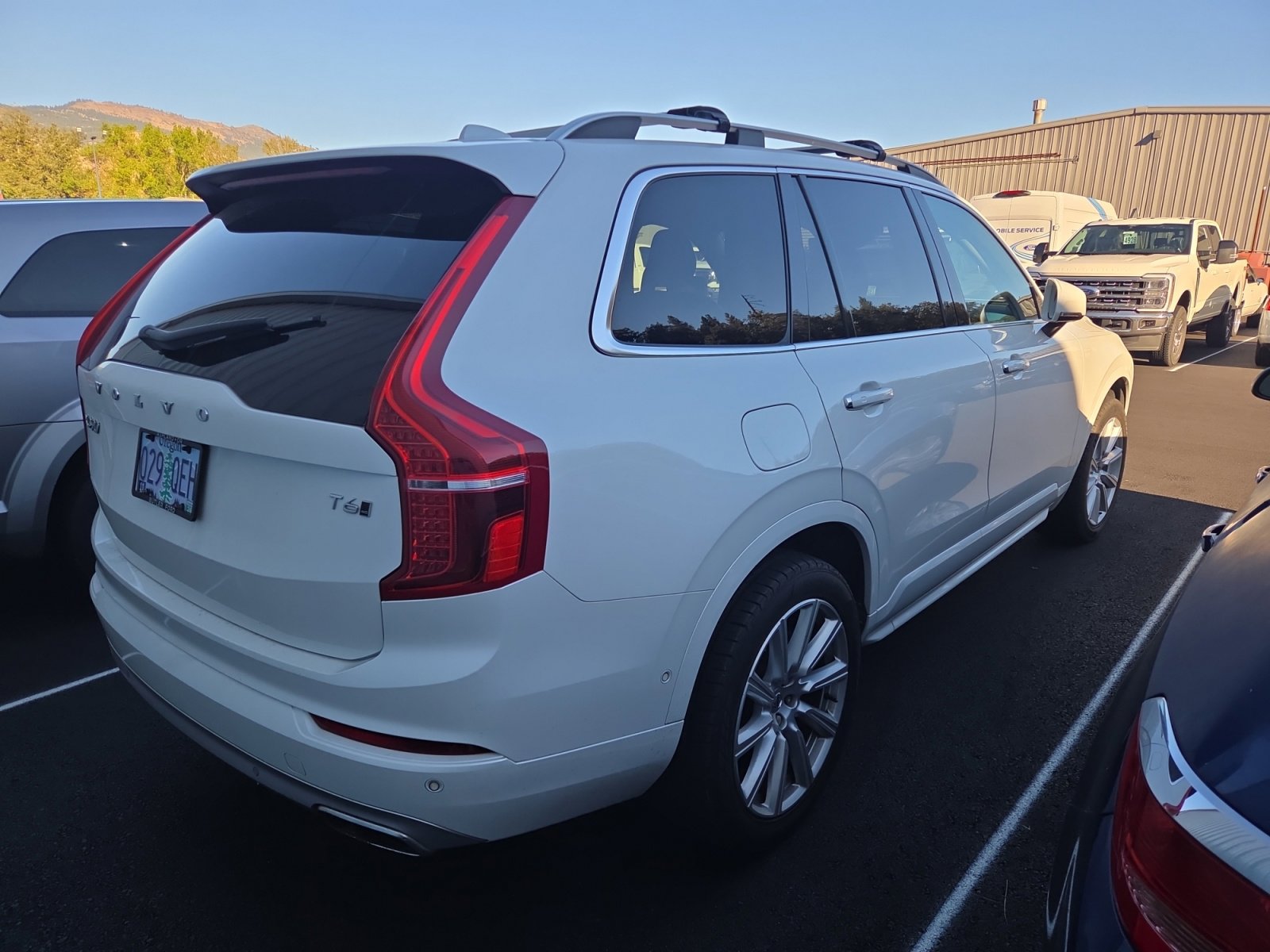 2017 Volvo XC90 Momentum photo 2