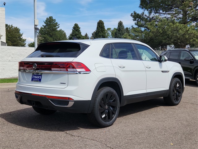 2025 Volkswagen Atlas Cross Sport SE Technology photo 3