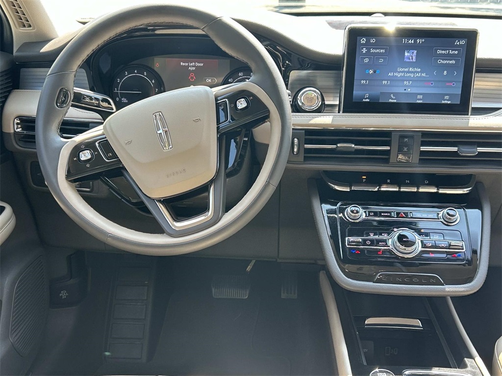 2022 Lincoln Corsair Standard photo 23