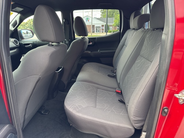 2016 Toyota Tacoma TRD Off-Road V6 photo 12