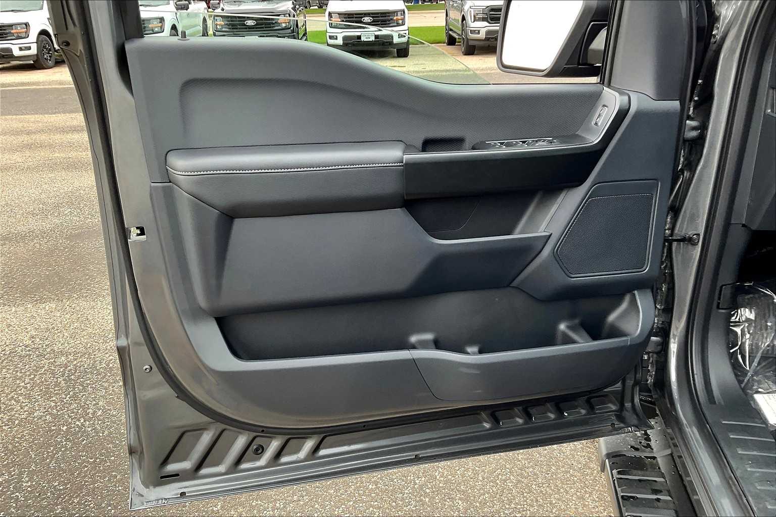 2025 Ford F-150 STX photo 10