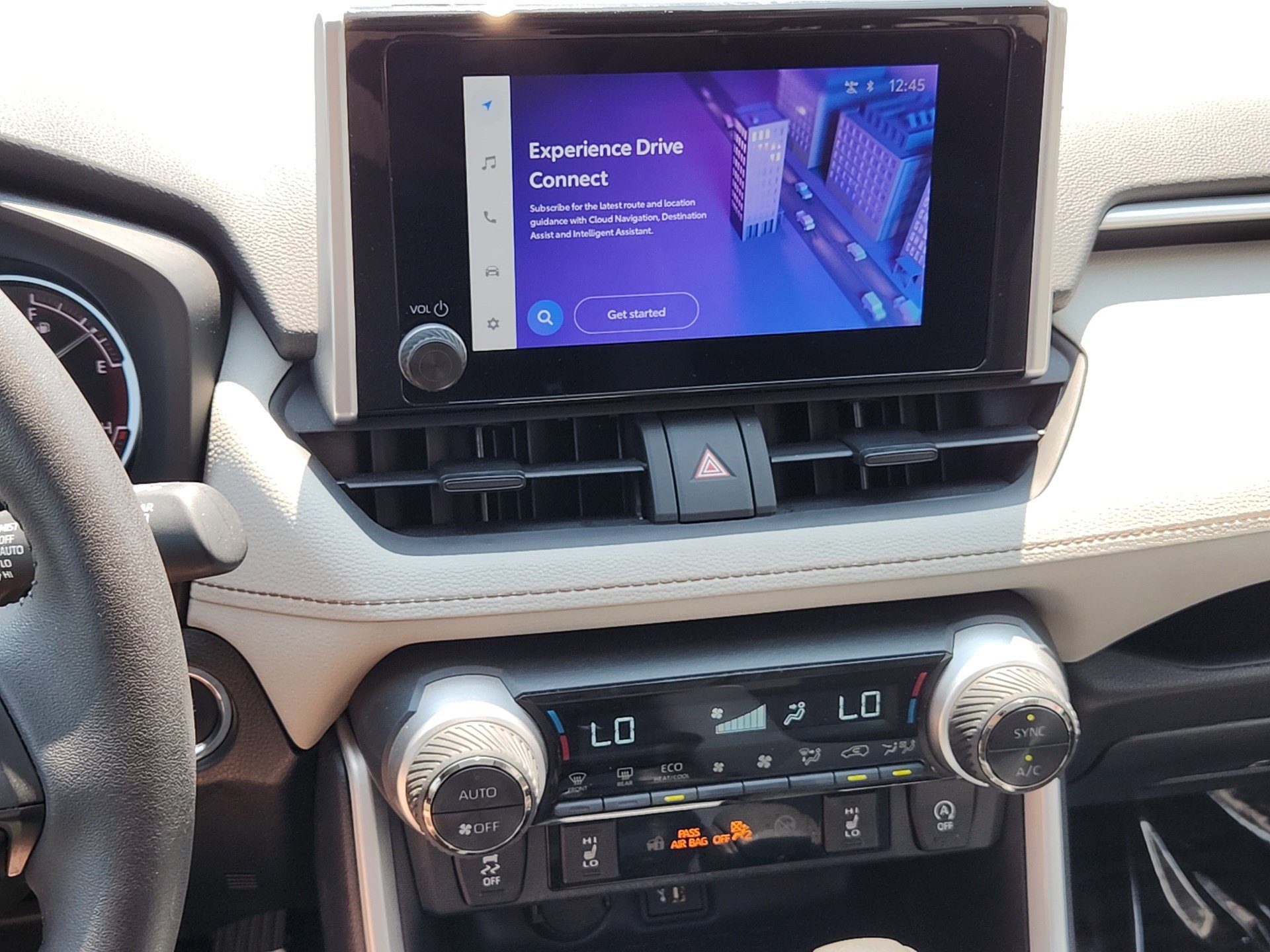 2024 Toyota RAV4 XLE photo 12