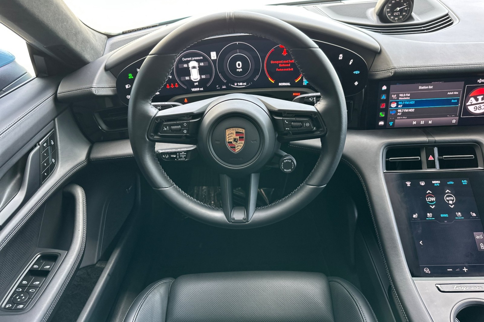 2024 Porsche Taycan GTS Sport Turismo photo 18