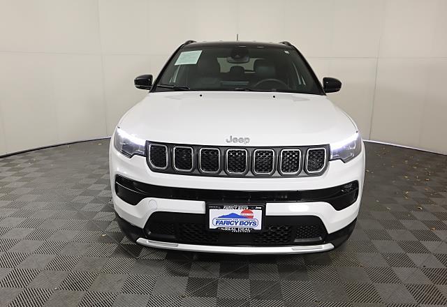 2023 Jeep Compass Limited photo 3