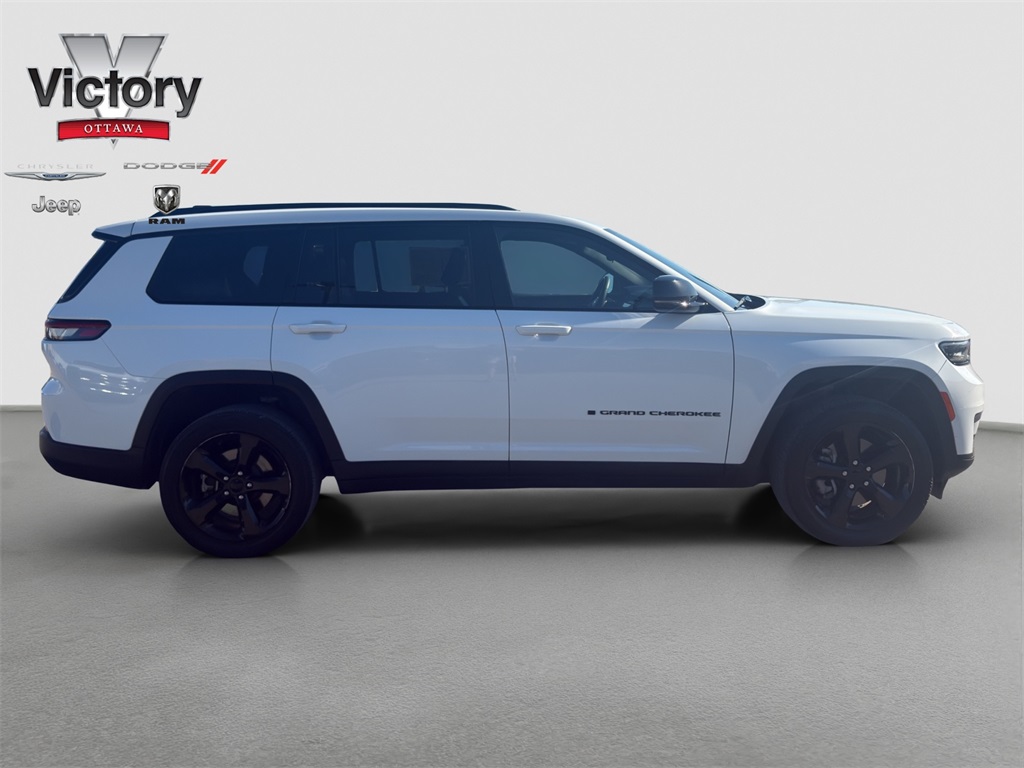 2023 Jeep Grand Cherokee Laredo Altitude photo 7