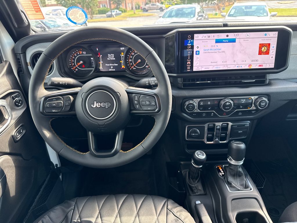 2024 Jeep Gladiator Sport photo 17