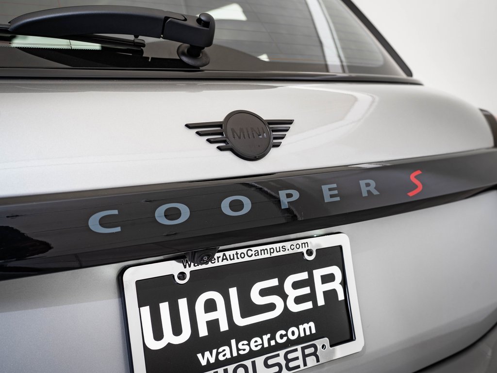 2026 Mini Cooper 4 Door Hardtop Iconic photo 16