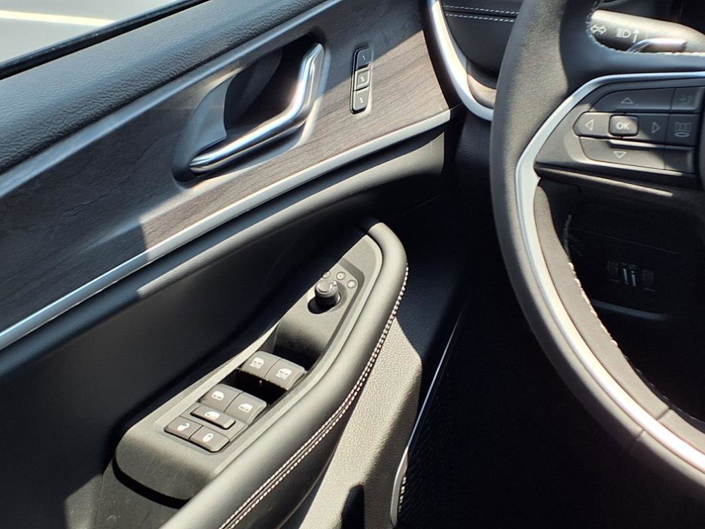 2025 Jeep Grand Cherokee Limited photo 11