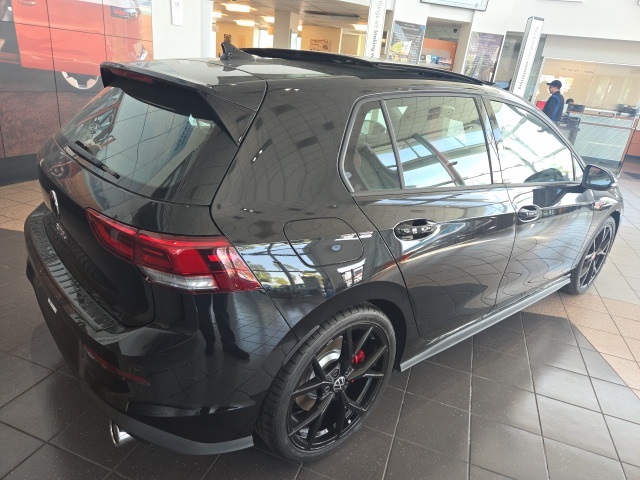 2024 Volkswagen Golf GTI 380 SE photo 7