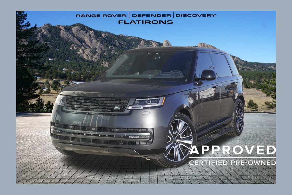 2025 Land Rover Range Rover SE's photo