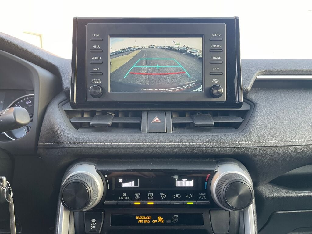2019 Toyota RAV4 LE photo 10