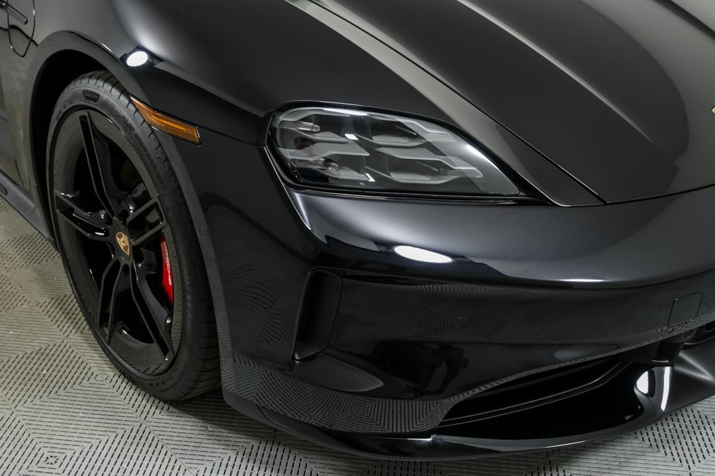2025 Porsche Taycan GTS photo 36