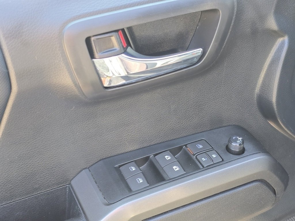2023 Toyota Tacoma TRD Off-Road 4x4 photo 31