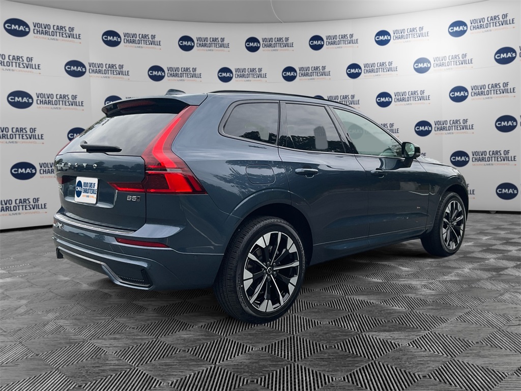 2026 Volvo XC60 B5 Plus photo 5