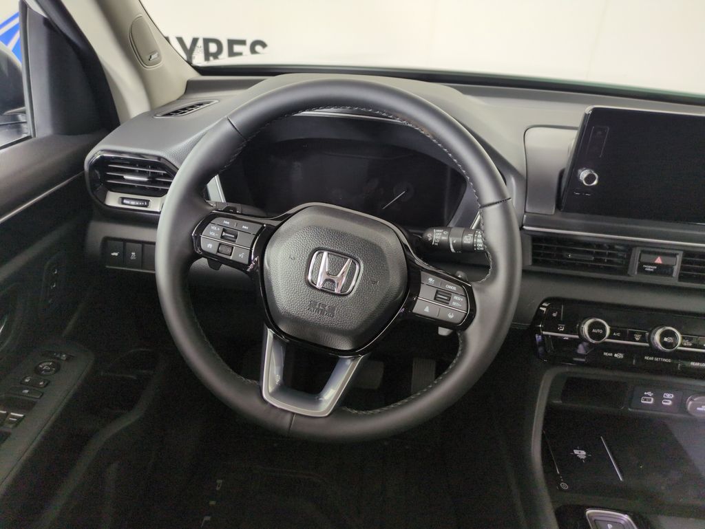 2025 Honda Pilot Touring photo 14