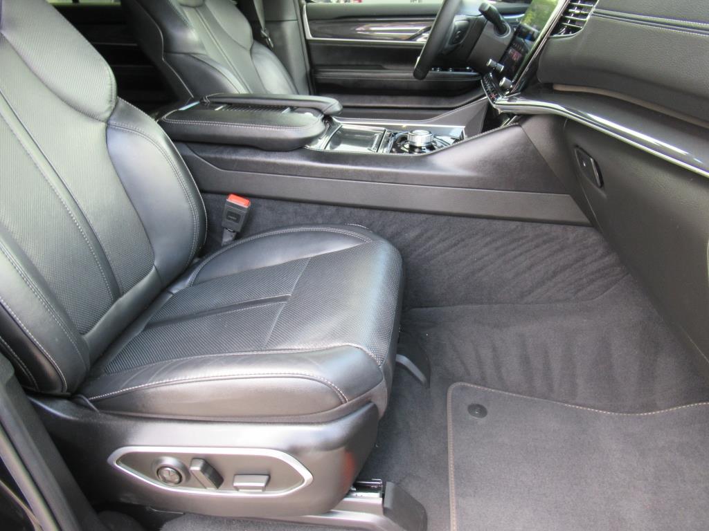 2023 Jeep Wagoneer L Base photo 7
