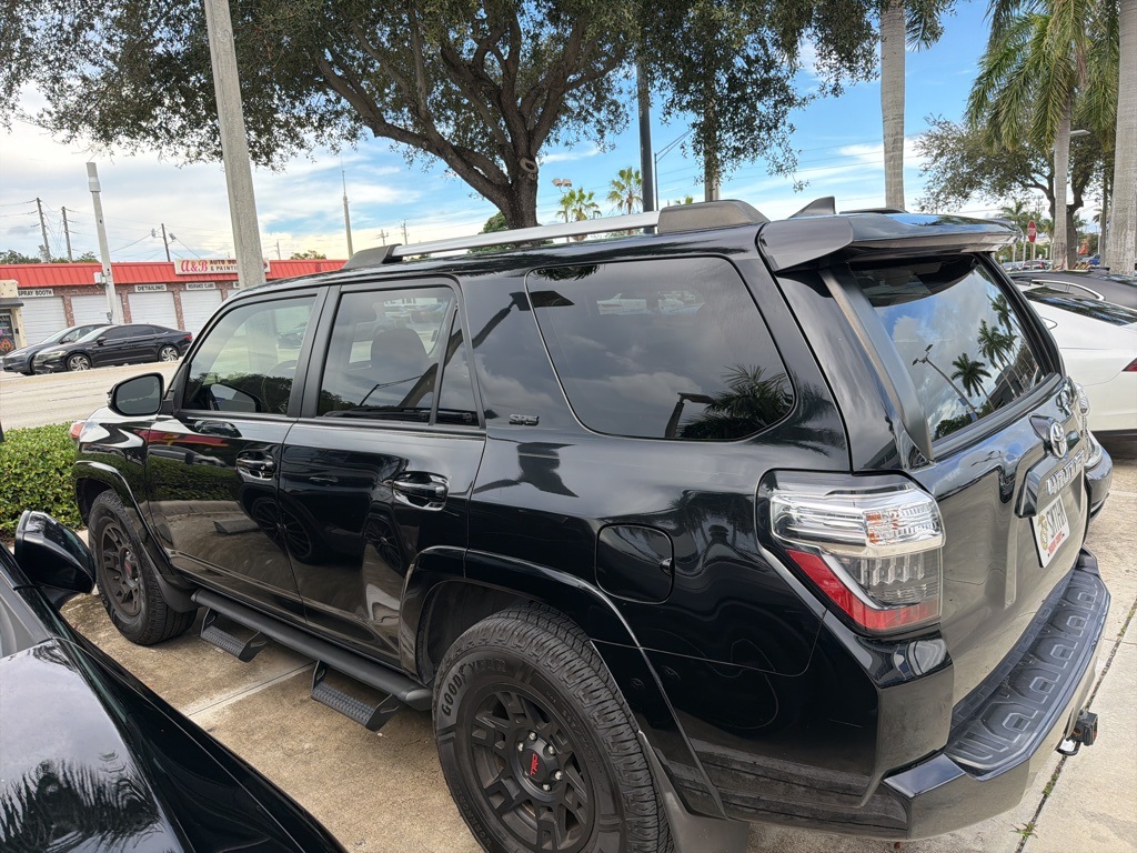 2021 Toyota 4Runner SR5 Premium photo 9