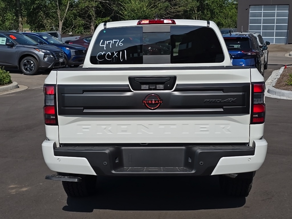 2025 Nissan Frontier Crew Cab PRO-4X photo 5