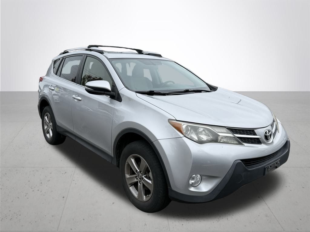 2015 Toyota RAV4 XLE photo 4