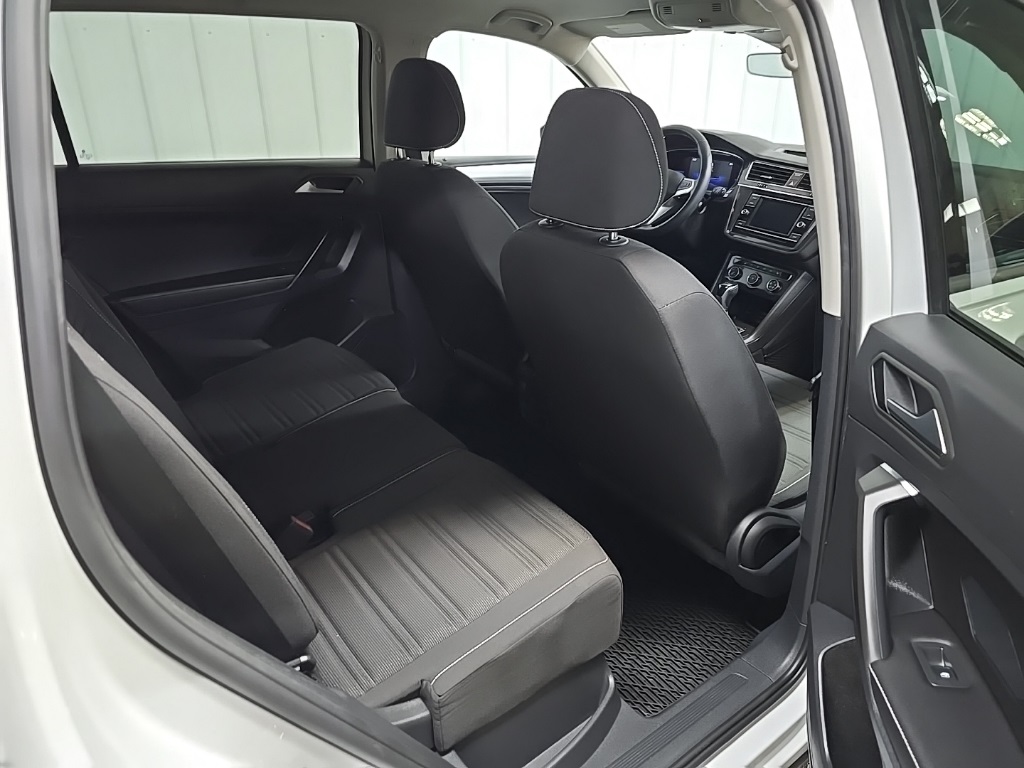 2022 Volkswagen Tiguan S photo 17