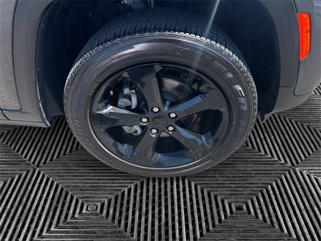 2023 Jeep Grand Cherokee Altitude photo 5
