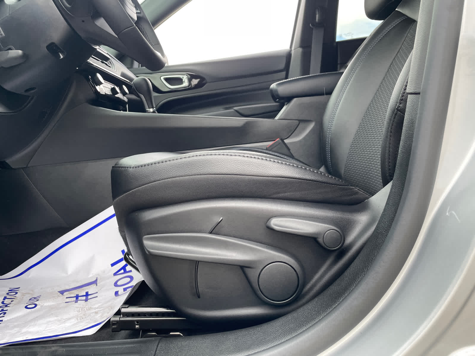 2025 Jeep Compass Latitude photo 18