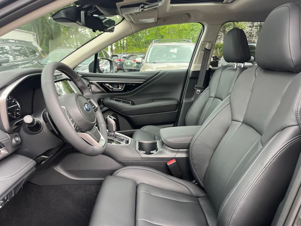 2025 Subaru Outback Touring XT photo 2