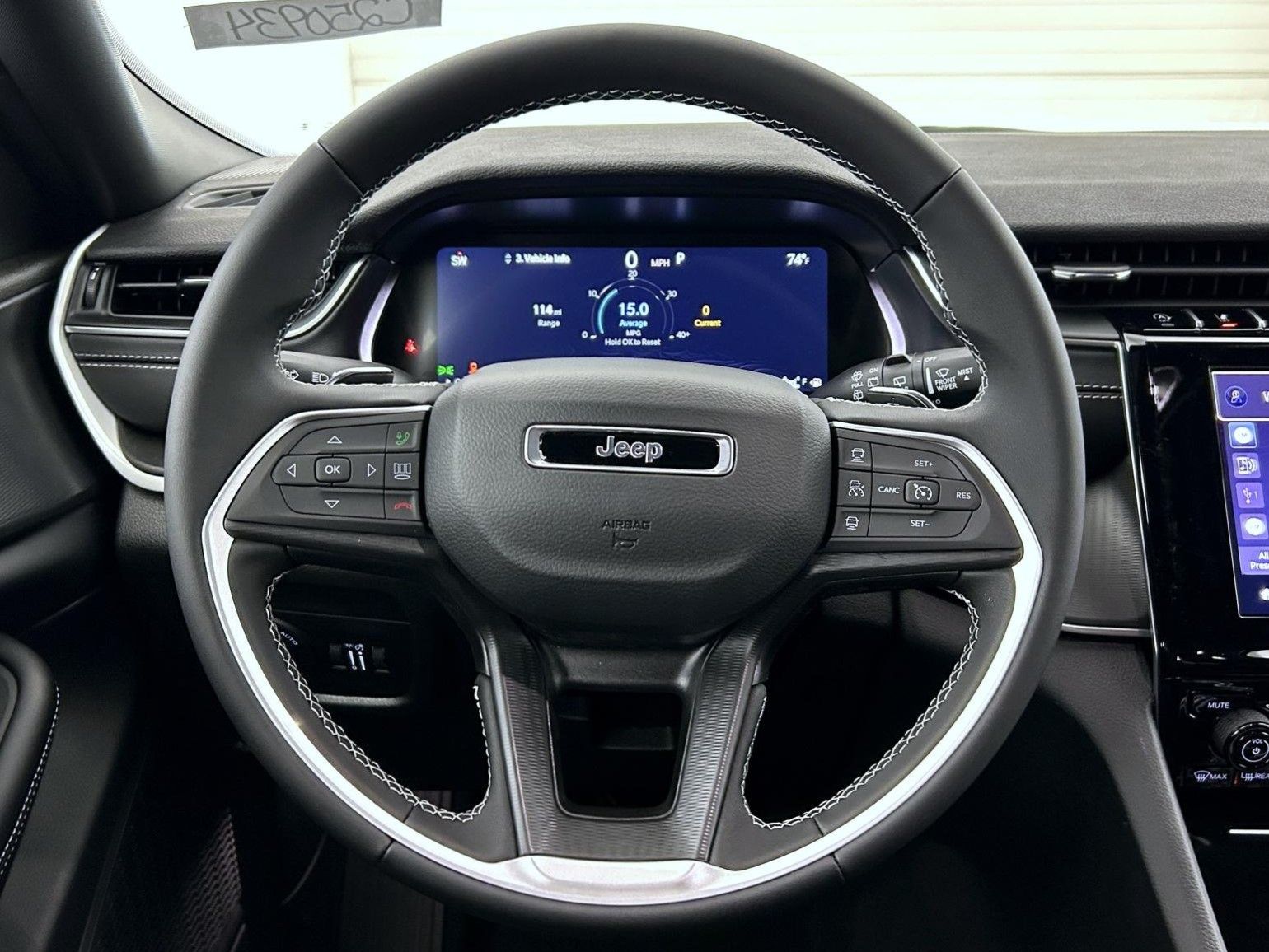 2025 Jeep Grand Cherokee Laredo Altitude photo 10