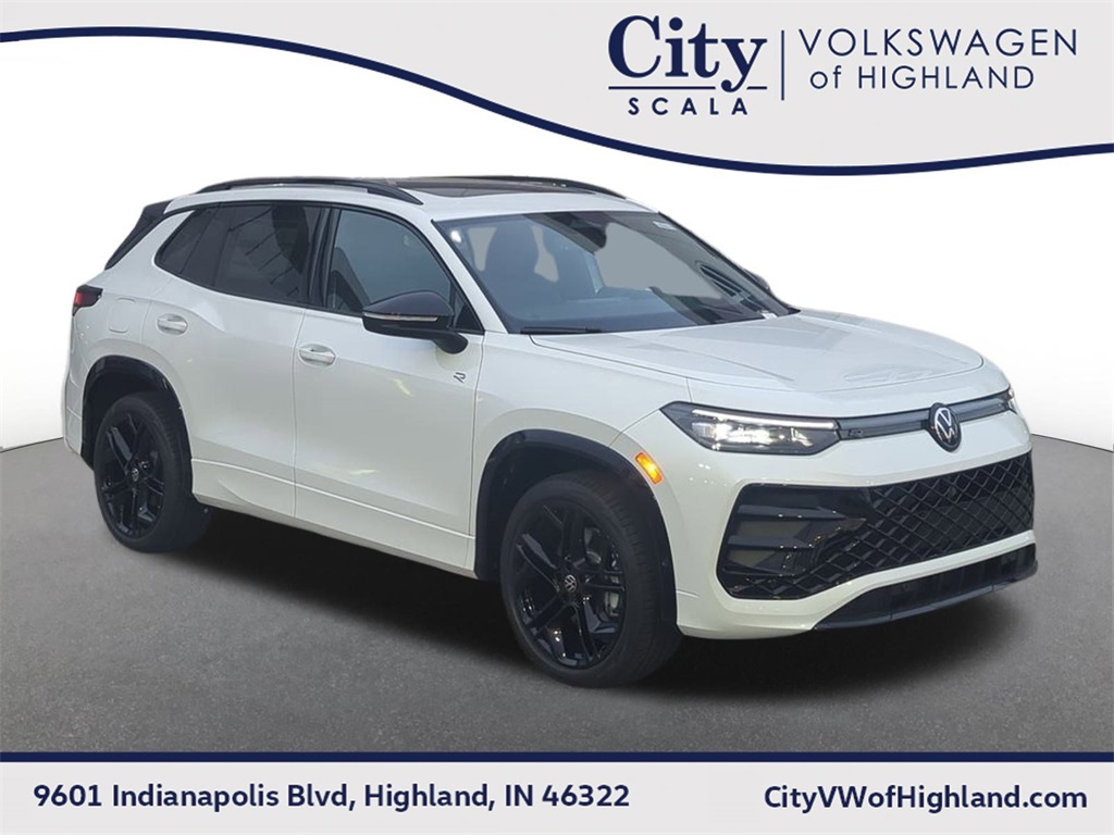 2026 Volkswagen Tiguan SE R-LINE BLACK's photo