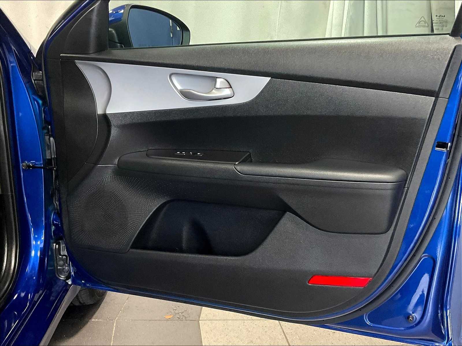 2024 Kia Forte LXS photo 12