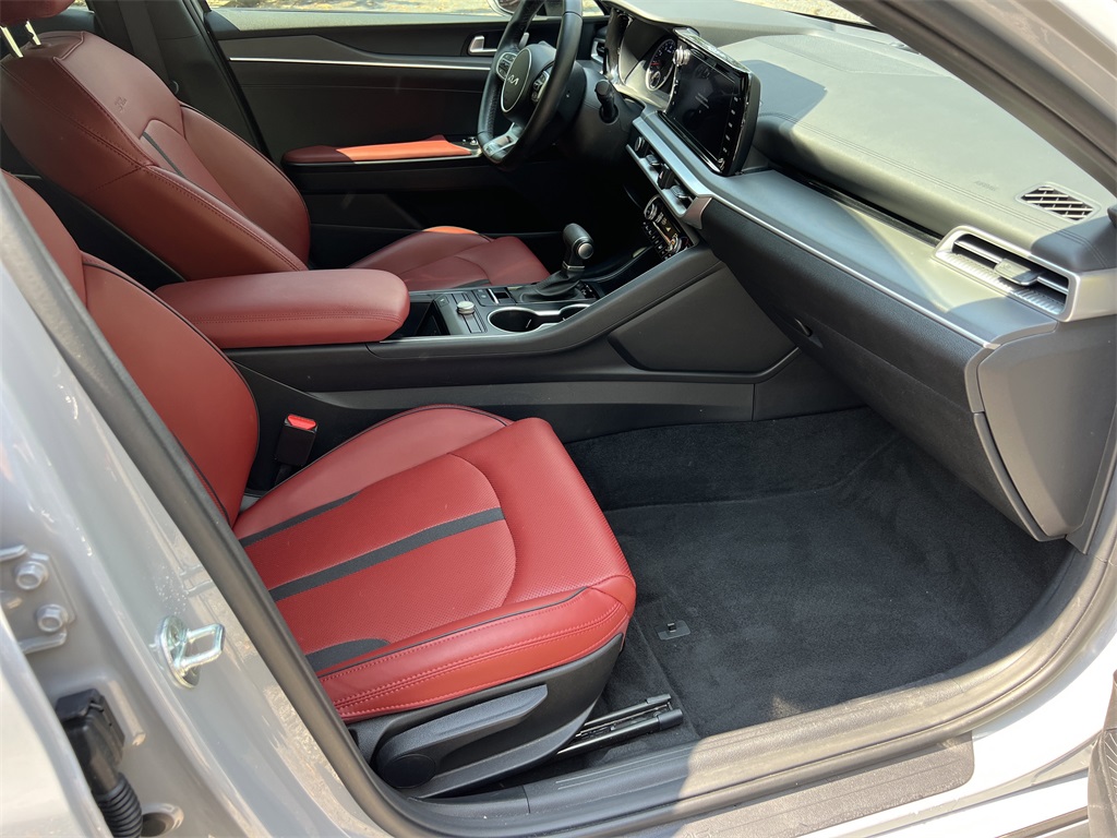 2023 Kia K5 GT-Line photo 9