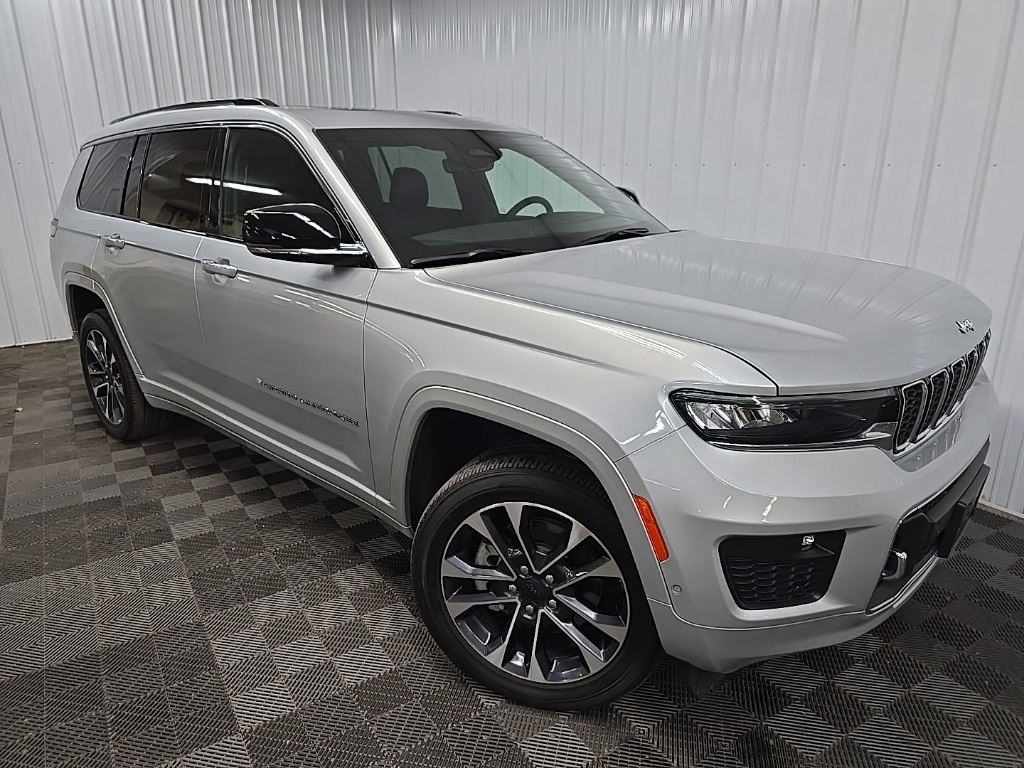 2023 Jeep Grand Cherokee Overland photo 7