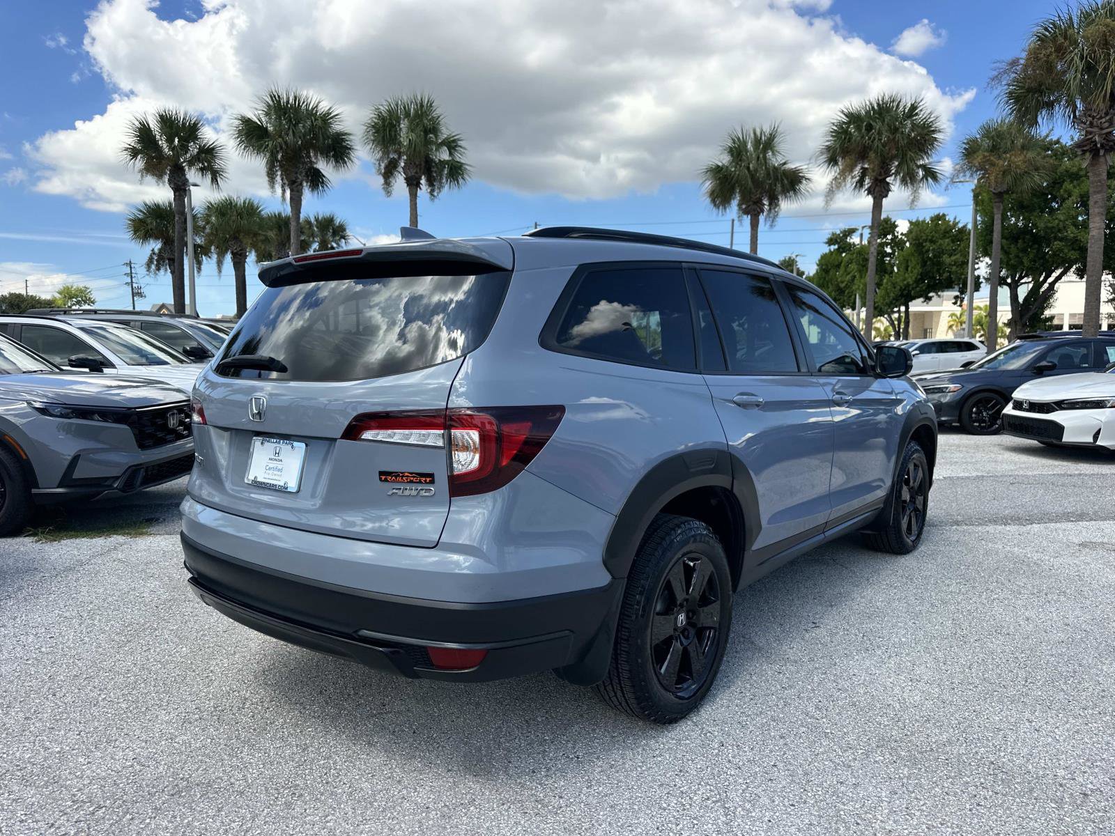 2022 Honda Pilot TrailSport photo 2