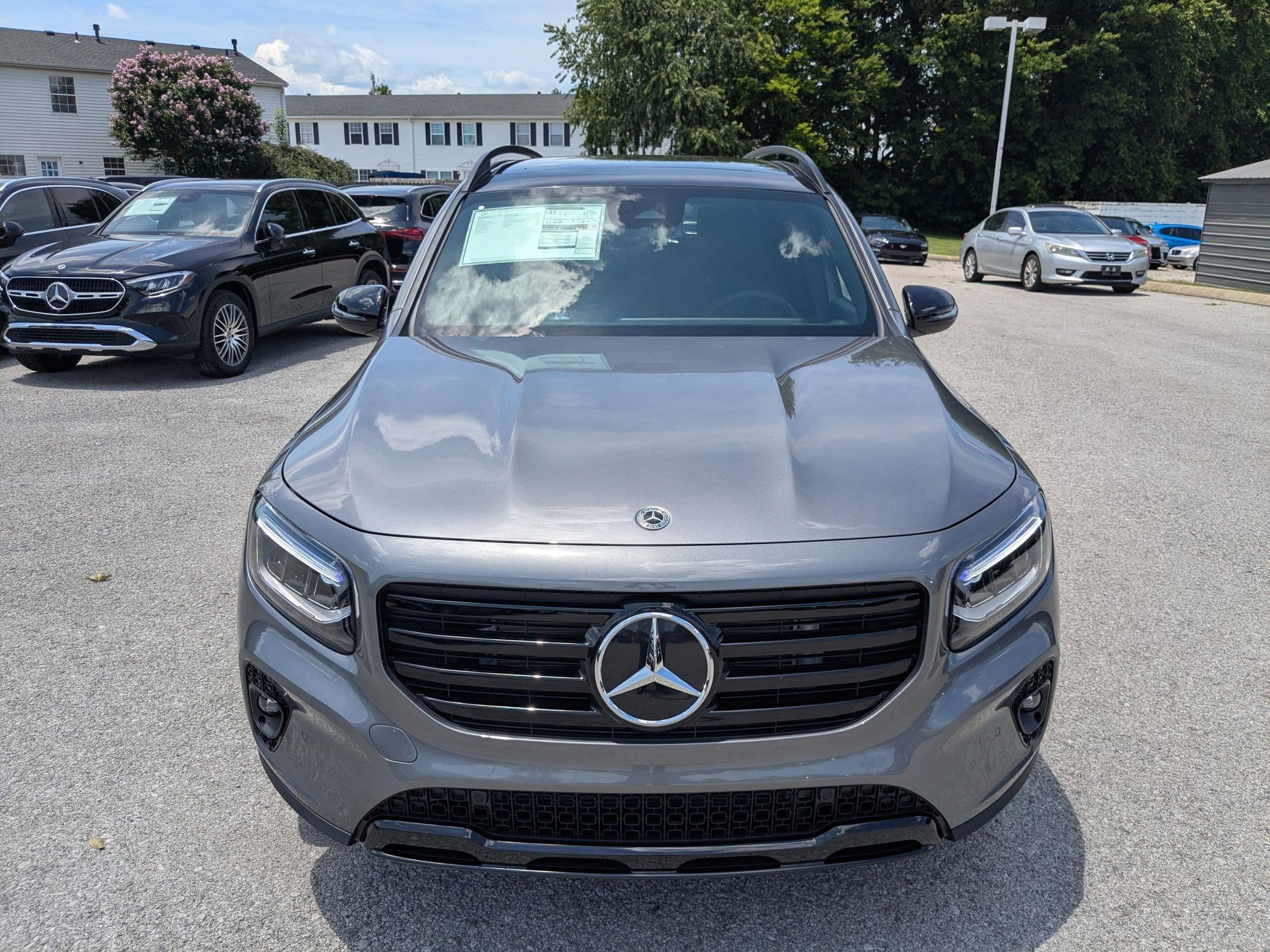 2025 Mercedes Benz GLB 250 4MATIC photo 2