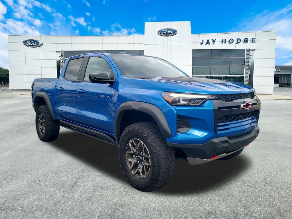 2024 Chevrolet Colorado ZR2's photo