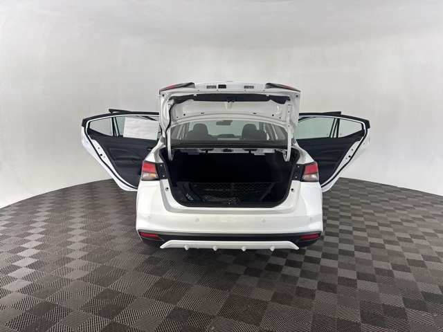 2025 Nissan Versa 1.6 SV photo 14