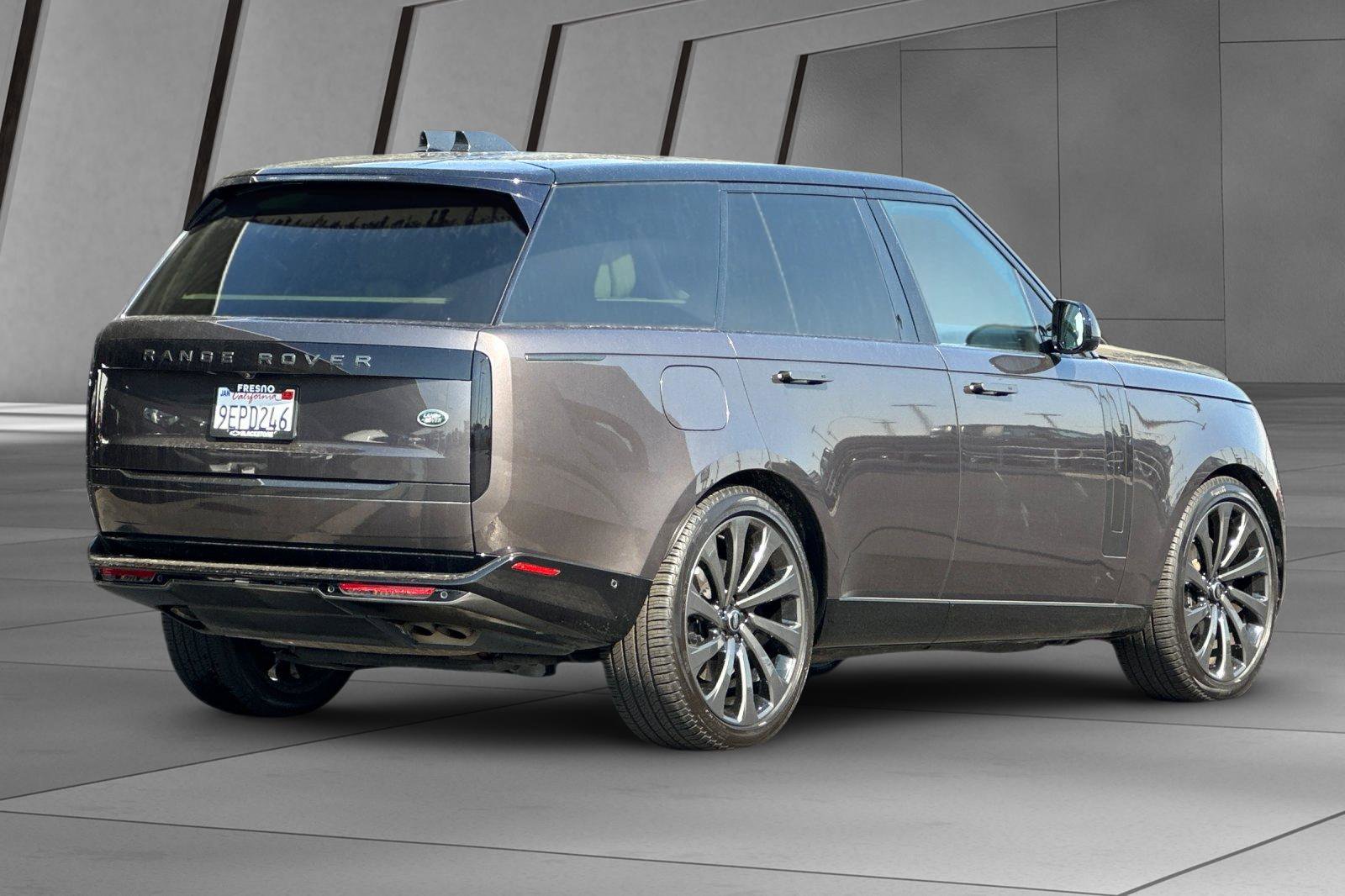 2023 Land Rover Range Rover First Edition photo 2