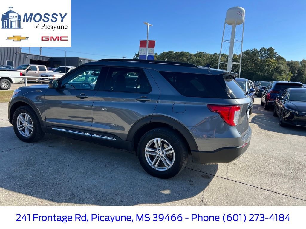 2023 Ford Explorer XLT photo 3