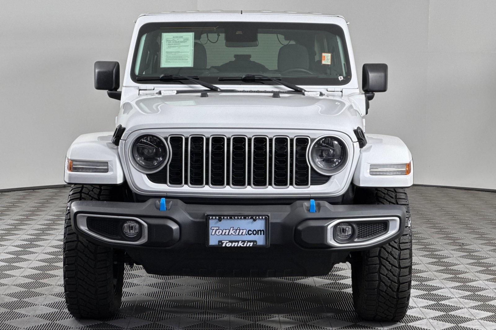 2024 Jeep Wrangler Sahara 4xe photo 9