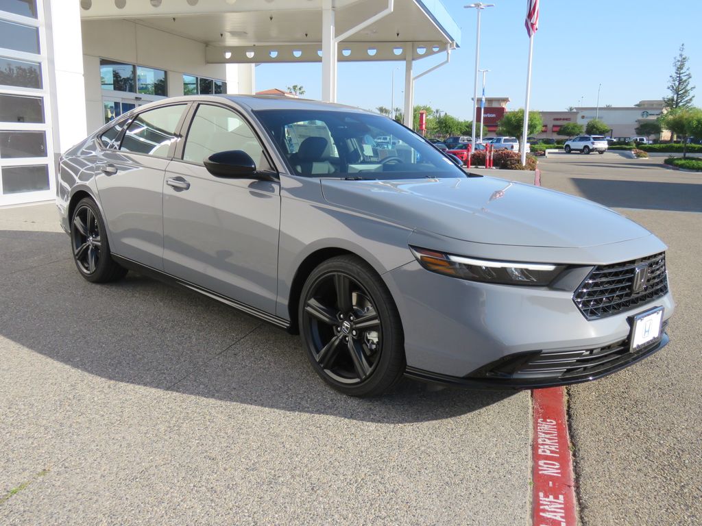 2025 Honda Accord Hybrid Sport-L photo 3
