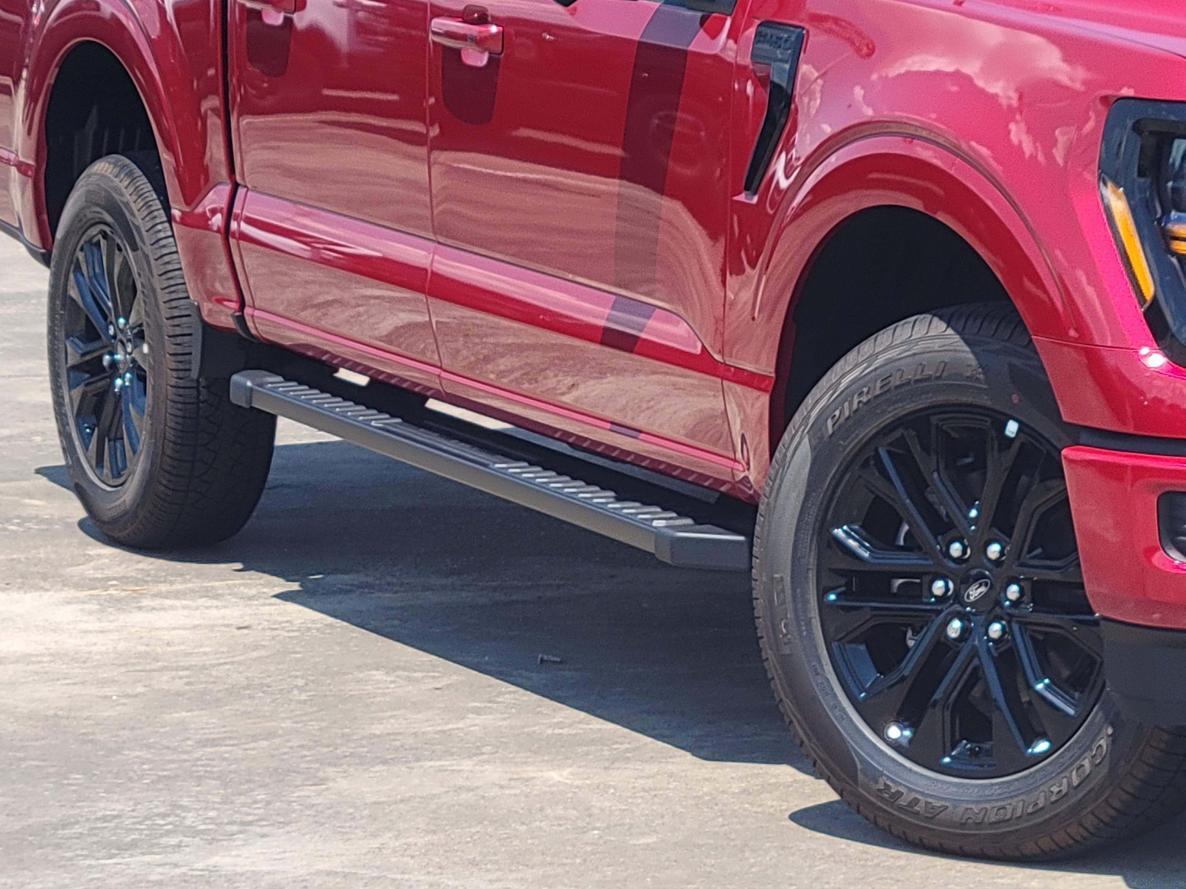2025 Ford F-150 XLT photo 2