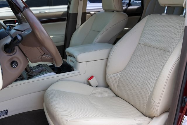Used 2019 Red Lexus 460 Luxury image 11