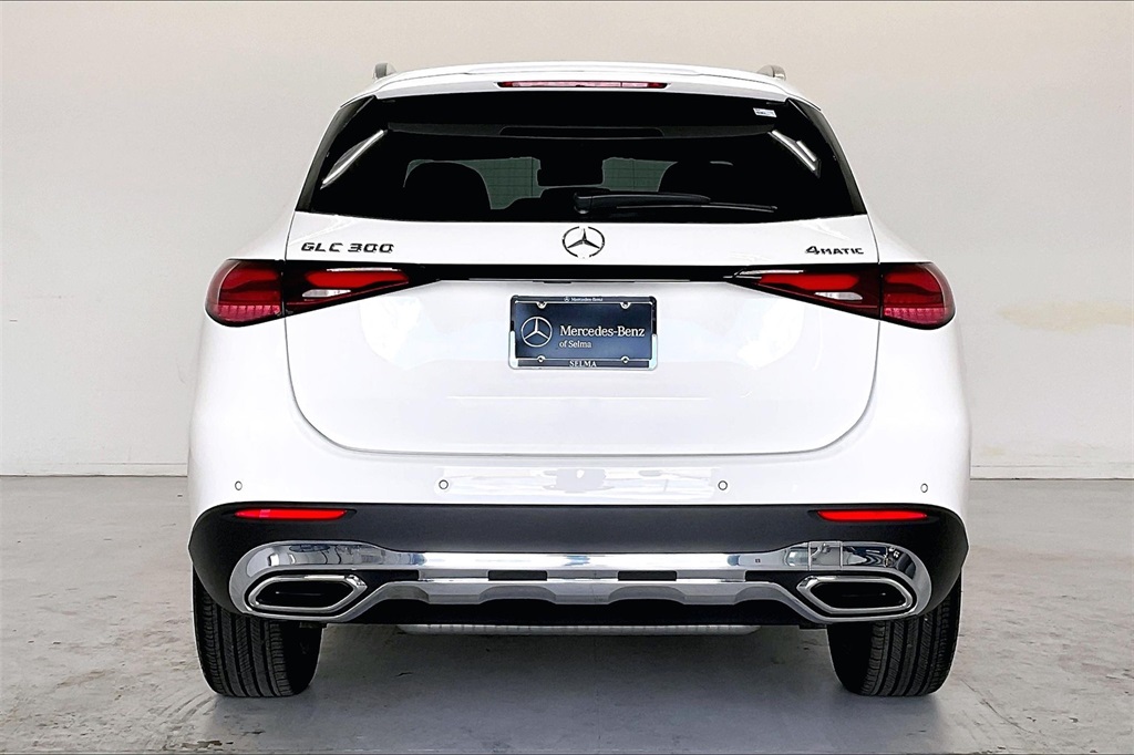 2026 Mercedes Benz GLC 300 4MATIC photo 4