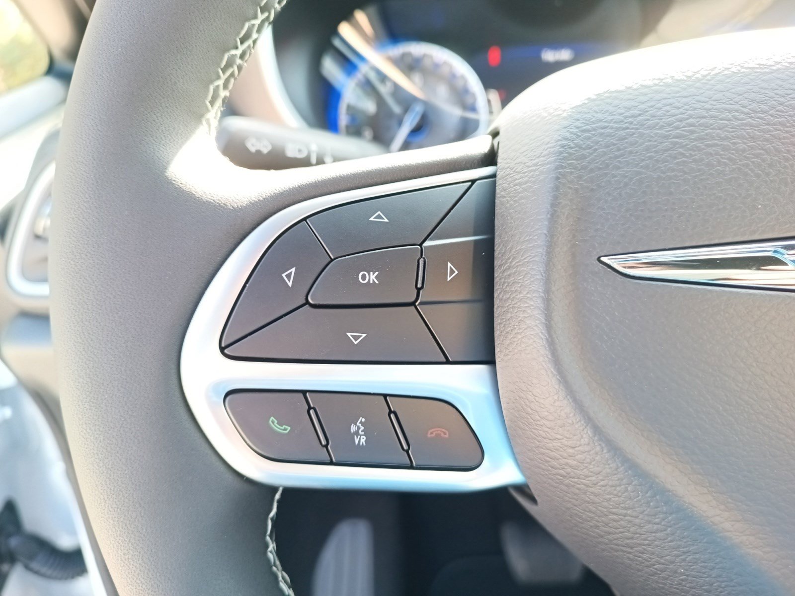 2026 Chrysler Pacifica photo 22