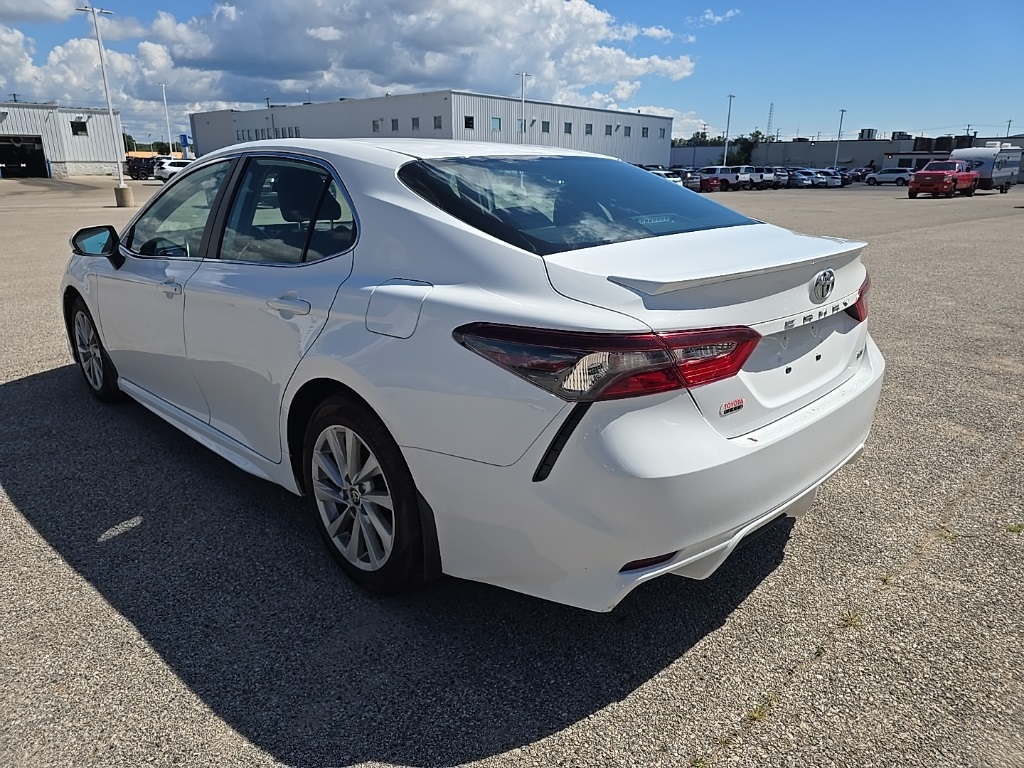 2022 Toyota Camry SE photo 4